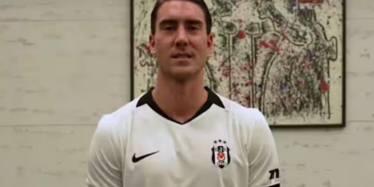 Dusan po vjen — Besiktas publikon imazhin e parë të Vlahovic me fanellën e tij