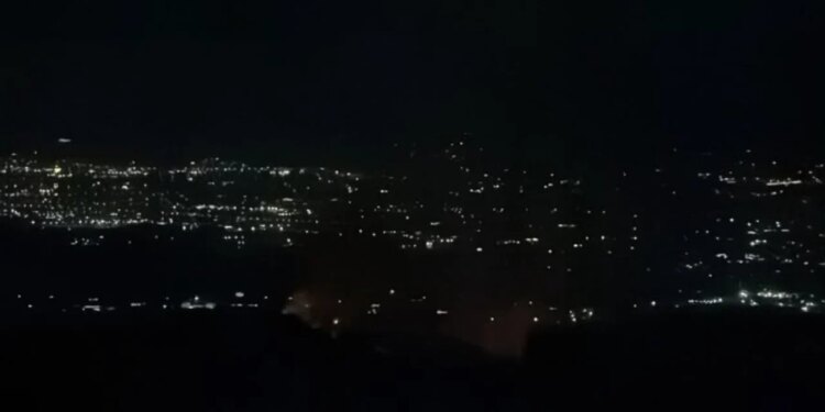 Dy vatra zjarri përfshinë masivin pyjor të Krujës; terreni pengoi ndërhyrjen nga toka, flakët vihen nën kontroll