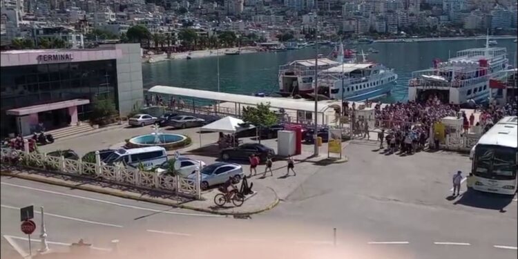 Dyndje në kufijtë e jugut: mbi 300 mijë lëvizje në pikat kufitare, gushti pritet më i ngarkuar