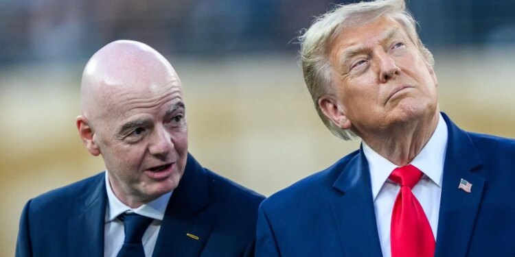 E bujshme/ Infantino braktiset, UEFA udhëheq luftën, stafi rebelohet, Trump nuk i hap telefonin