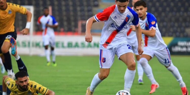 Elbasani dhe Vllaznia ndajnë pikët pas një fundi dramatik, shkodranëve u anulohet goli në minutën e 96-të
