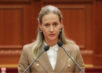 Erjona Ismaili jep dorëheqjen si bashkëkryetare e PS në Vlorë; ministrja: Mirënjohëse për gjithçka që ndërtuam së bashku