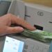 Euro në pikën më të ulët; sezoni turistik shton presion mbi kursin e këmbimit, arrin 93.2 lekë