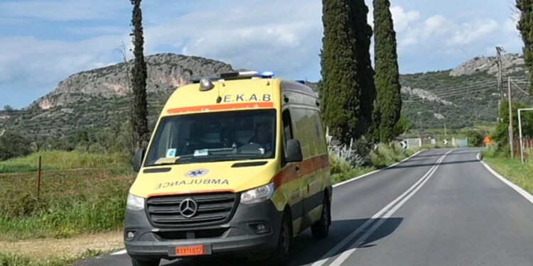 Festa u bë tragjedi për familjen shqiptare në Greqi; babai vrau nënën, djali mbajti trupin gjakosur në spital