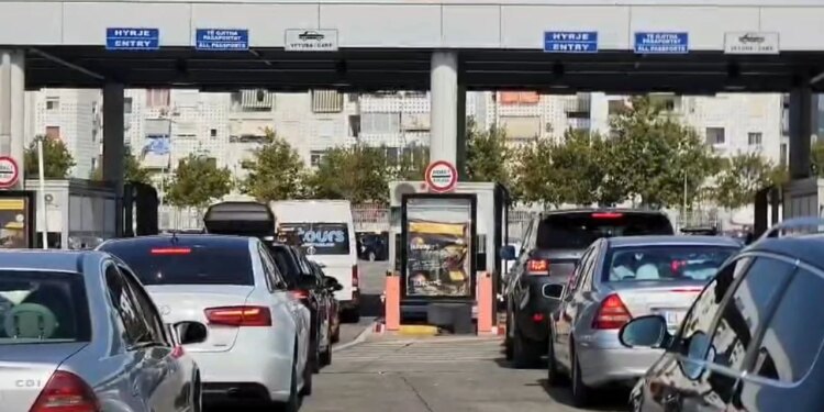 Fluks në Portin e Durrësit: mbi 349 mijë pasagjerë udhëtuan në shtatë muajt e parë të 2026