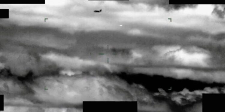 Foto dhe Video/ Arkiva e UFO-ve: publikohen dosje të reja amerikane mbi objektet misterioze dhe fenomenet e pazakonta