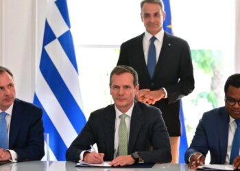 Franca hyn në projektin miliarda euro Greqi-Qipro, marrëveshje që ndryshon lojën në Mesdhe