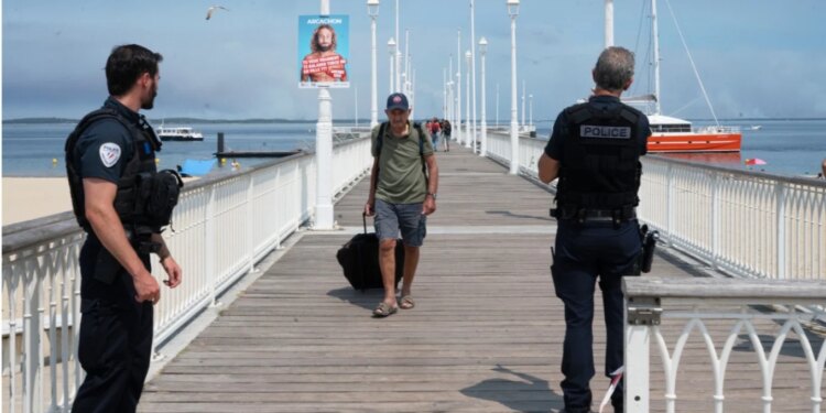 Grabitja e bujshme në rivierën franceze: Turistit i vodhën orën 300 mijë dollarëshe, 4 të arrestuar në Saint-Tropez