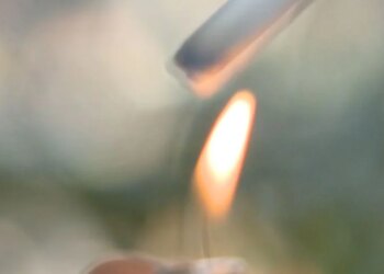Hashashi po zë vendin e cigares te adoleshentët; ekspertët paralajmërojnë për dëmet në shëndet