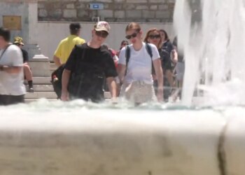 I nxehti s’ka fund; Greqia piqet, prej disa ditësh temperaturat mbi 40 gradë vazhdojnë, shtatori do jetë zjarr