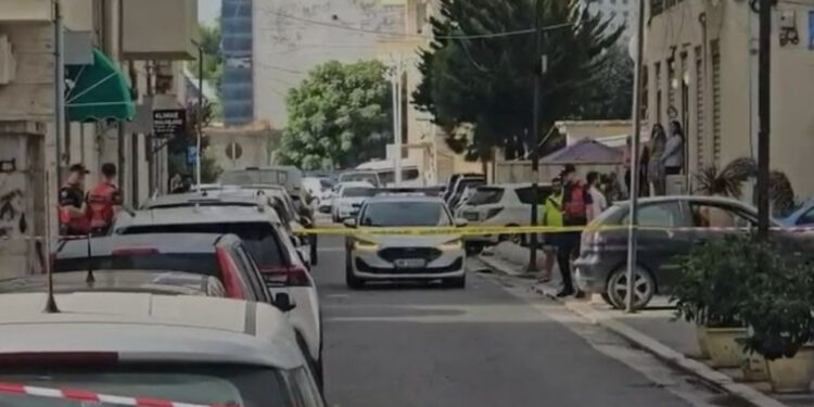 🚨 E FUNDIT/ Dyshohet për bombë pranë OSHEE-së në Durrës, policia rrethon zonën – banorët në panik
