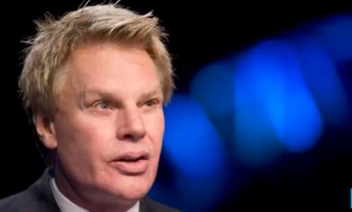 Ish-CEO i Abercrombie nën hetim për trafikim seksual shpallet i aftë për gjyq pavarësisht problemeve shëndetësore