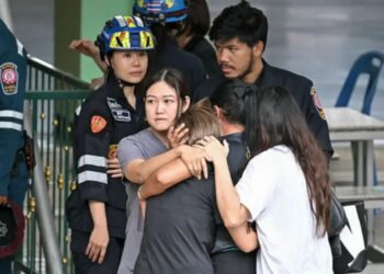 Isha përpara mësueses sime kur u qëllua — rrëfimi i nxënëses që i mbijetoi masakrës në Tajlandë