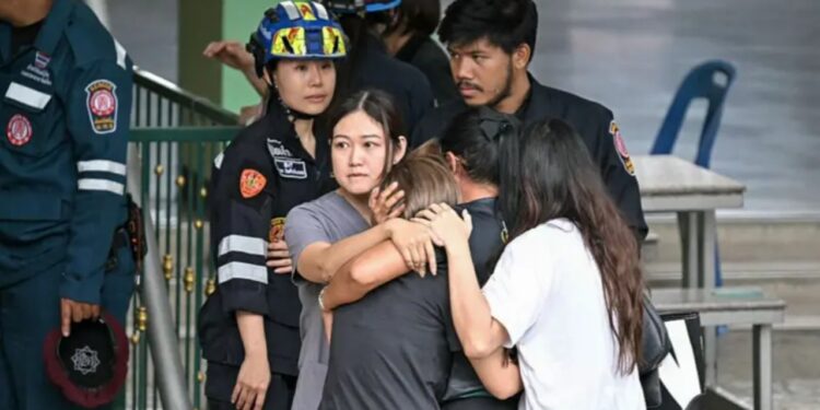 Isha përpara mësueses sime kur u qëllua — rrëfimi i nxënëses që i mbijetoi masakrës në Tajlandë