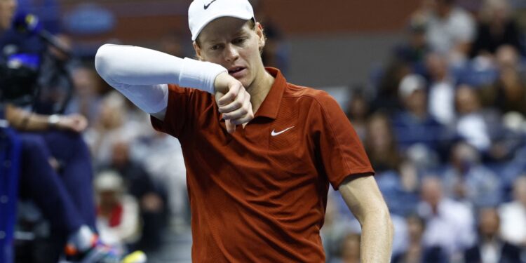 Jannik Sinner ngre flamurin e bardhë, tërhiqet nga US Open pasi gjuri nuk iu shërua