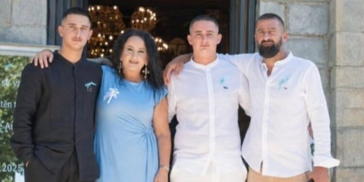 Joan Zukos u vra me plumb pas shpine nga shoku i fëmijërisë; nëna: U largua padrejtësisht, la boshllëk