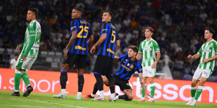 John Stones, çfarë debutimi: hyn në fushë dhe shënon; Inter fiton miqësoren me Betis