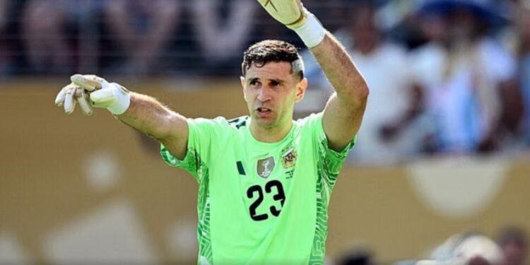 Juventus hyn sërish në bisedime me Aston Villa për Emiliano Martinez, por...