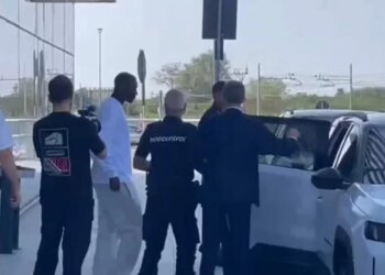 Juventusi buzëqesh, Kolo Muani rikthehet në shtëpi