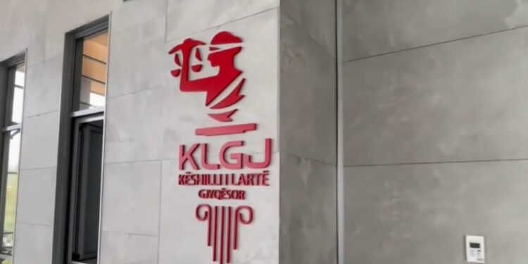 KLGJ rrit pagën e gjyqtarëve me 65 mijë lekë nga 1 gushti, mund të thellojë përplasjen me qeverinë