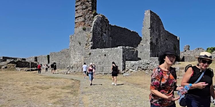 Kalaja e Shkodrës, më e vizituara dhe ndalesa kryesore për turistët në Veri të Shqipërisë, do rikonstruktohet