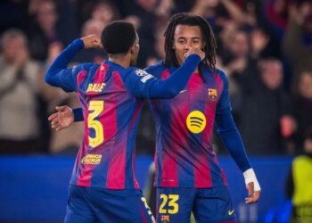 Kampioni i sezonit të shkuar në listën e dëshirave të Manchester United; Barcelona vendos çmimin e mbrojtësit