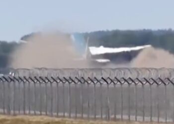 Kaos në aeroportin e Mynihut: Boeing 787 kthehet pas ngritjes për problem teknik