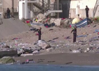 Kaos në qytetin fqinj të Ceutës: Fnideku përballet me krizën migratore më të rëndë, mbërrijnë mijëra të rinj