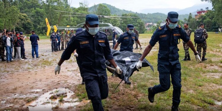 Katastrofa në Nepal: Rëndohet bilanci i përmbytjeve — 750 viktima dhe mijëra të zhdukur; operacionet e kërkimit vazhdojnë
