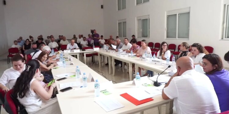 Këshilli Bashkiak i Dimalit mblidhet emergjentisht, miratohet pavlefshmëria e relacionit të propozuar për bashkimin me Beratin