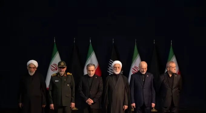 Konflikti i madh për pushtetin në Iran, përballja me Trump mund të vendoset nga beteja brenda Teheranit