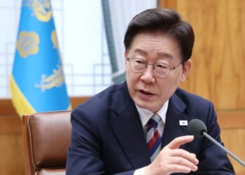 Koreja e Jugut propozon bisedime me Phenianin për të përfunduar armiqësitë; presidenti Lee: ka ardhur koha të braktisim