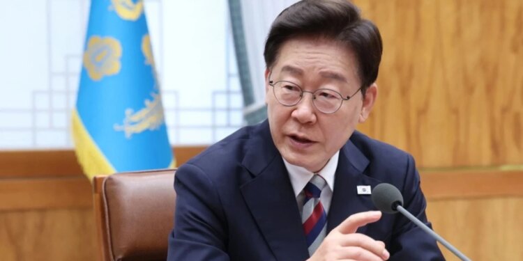 Koreja e Jugut propozon bisedime me Phenianin për të përfunduar armiqësitë; presidenti Lee: ka ardhur koha të braktisim