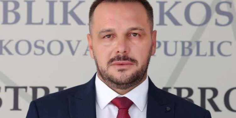 Kosova jep mbështetje, ministri Maqedonci: Jemi të gatshëm t'i ndihmojmë Shqipërisë dhe Malit të Zi për zjarret