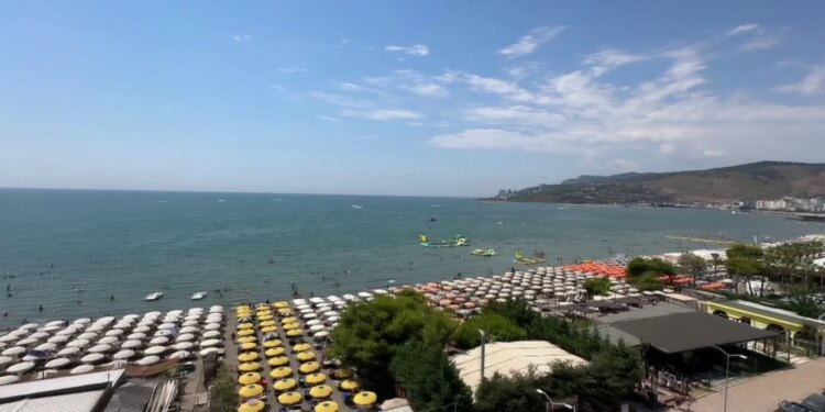 Kosovarët zgjedhin Shëngjinin, numri i turistëve u rrit me 5 për qind këtë vit