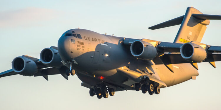 Kreu i CIA-s udhëtoi drejt Moskës me avionin C-17, me kapsulën sekrete në bord