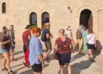 Kryeministri Rama publikon pamje nga Kruja: Atmosferë turistësh në Muzeun Gjergj Kastrioti Skënderbeu