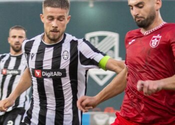 Laçi surprizon Partizanin në Rrogozhinë, kurbinasit shënojnë dy herë dhe marrin tre pikët përballë Demave