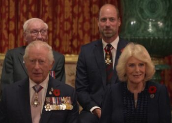Lajmet që habitën botën: nga vdekja e Mbretit Charles te kukulla e gjetur brenda valixhes
