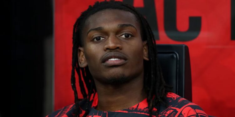 Leao i ngec në derë të Milanit, sulmuesi portugez refuzon transferimin te klubi anglez, preferon Turqinë