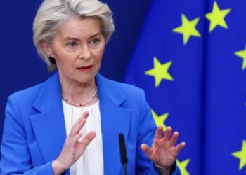 Leyen dënon sulmet vdekjeprurëse në Kiev: Mizori të tmerrshme - Rusia duhet të paguajë për shkatërrimin e Ukrainës