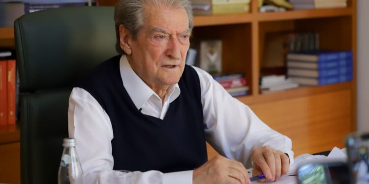 Lirimi i Beqajt pas dy vitesh në qeli, ironizon Berisha: Garantoj se Rama do t’i japë certifikatë mirënjohjeje