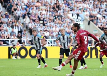 Liverpool: trajneri Iraola debuton me një gjysmëhapi fals, The Reds frenohen nga Newcastle