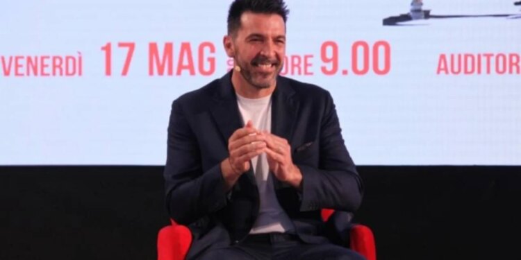 Mancinin do e merrja te Bayern e PSG / Buffon: Keq për Pirlon, problemi i futbollit italian është...
