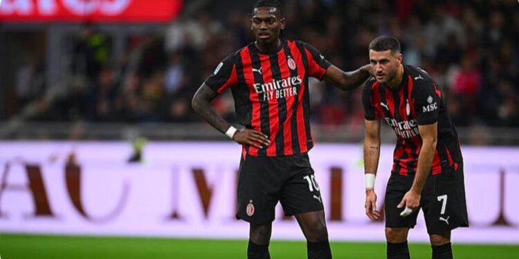 Manovrat e Milanit: kuqezinjtë ‘spastrojnë’ sulmin, Gimenez shkon te Porto, çmim i ri për Leaon, Nkunku…