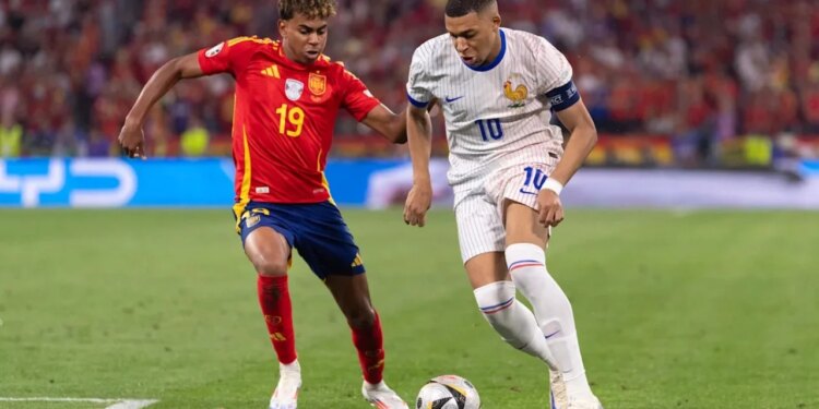 Mbappe nis ofensivën për Topin e Artë, tre golat e fundit e rikthejnë në garë