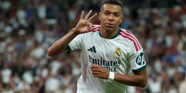 Mbappe nuk është dorëzuar; media spanjolle i jep shanse për Topin e Artë pas tripletës