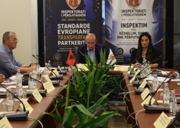 Mbledhja e qeverisë në Pogradec, kryeinspektori Sula: Prioritetet e inspektorateve ndryshojnë — transparencë dhe përgjegjshmëri