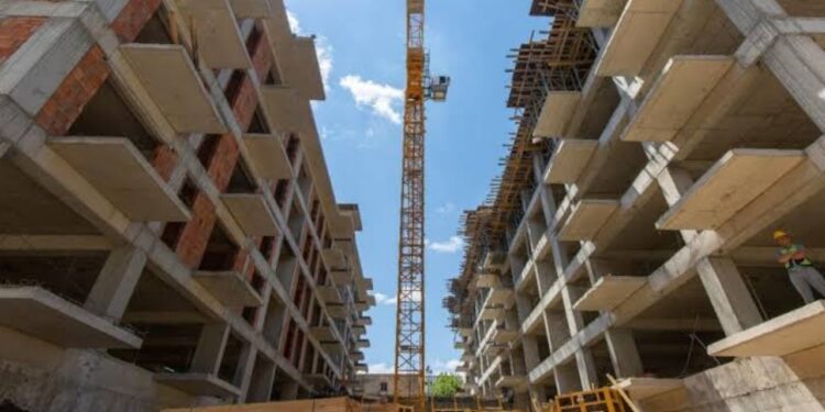 Më shumë leje, më pak vlerë: lejet rriten 28% në gjashtëmujor, vlera e projekteve bie 13.2% në tremujor
