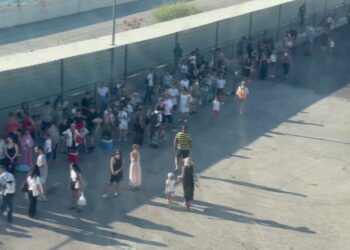 Mijëra turistë dhe emigrantë mbërrijnë në Vlorë në 24 orët e fundit